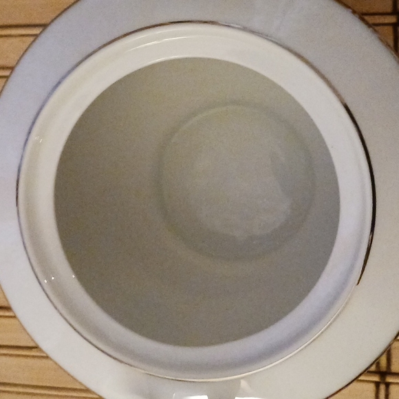 Vintage China - Platinum Garland Sugar Bowl & Lid manufactured by Harmony House - Picture 14 of 16